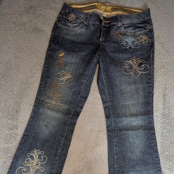 Beyonce's House of Dereon Jeans. - Picture 2 of 5